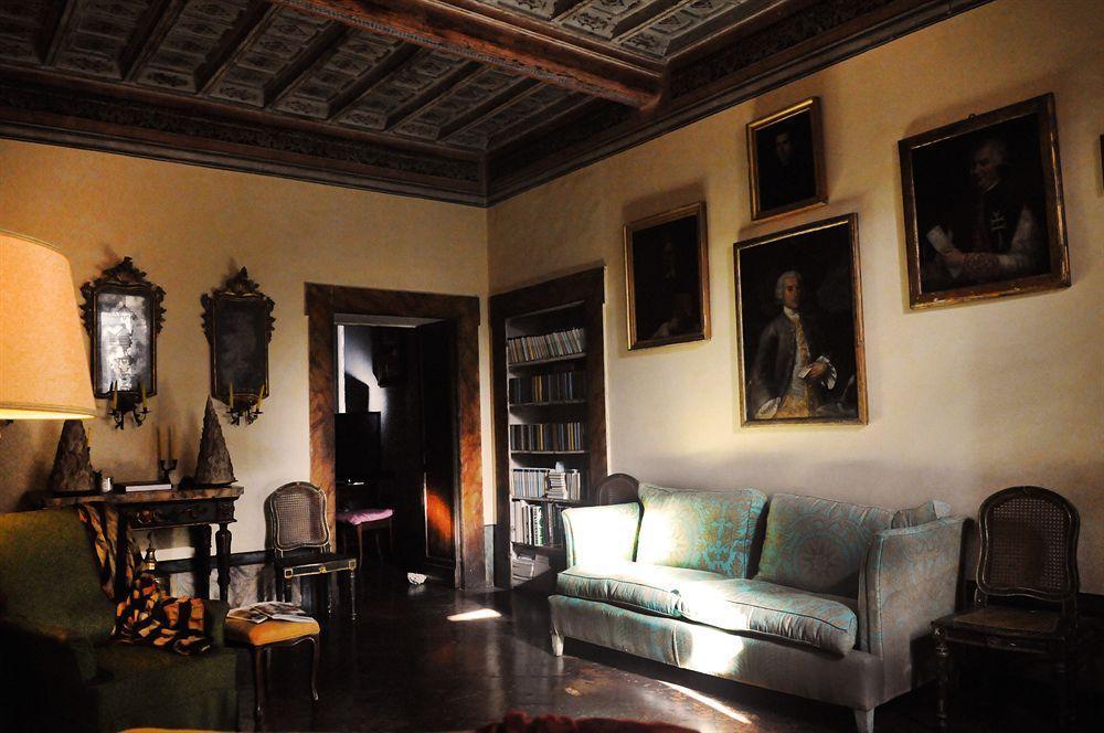 Maison d'hôtes Vesconte Residenza D'epoca Dal 1533 Bolsena